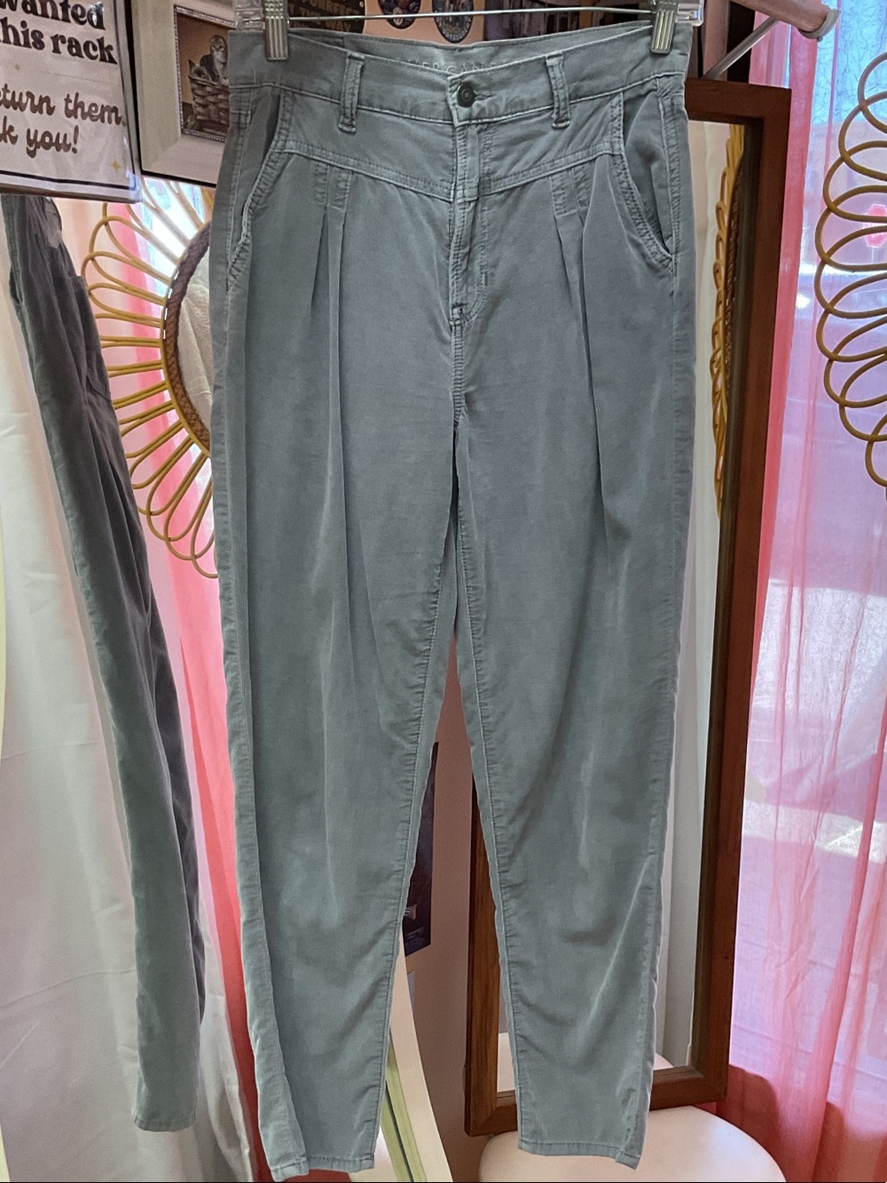 American Eagle Mom Jeans Size 2